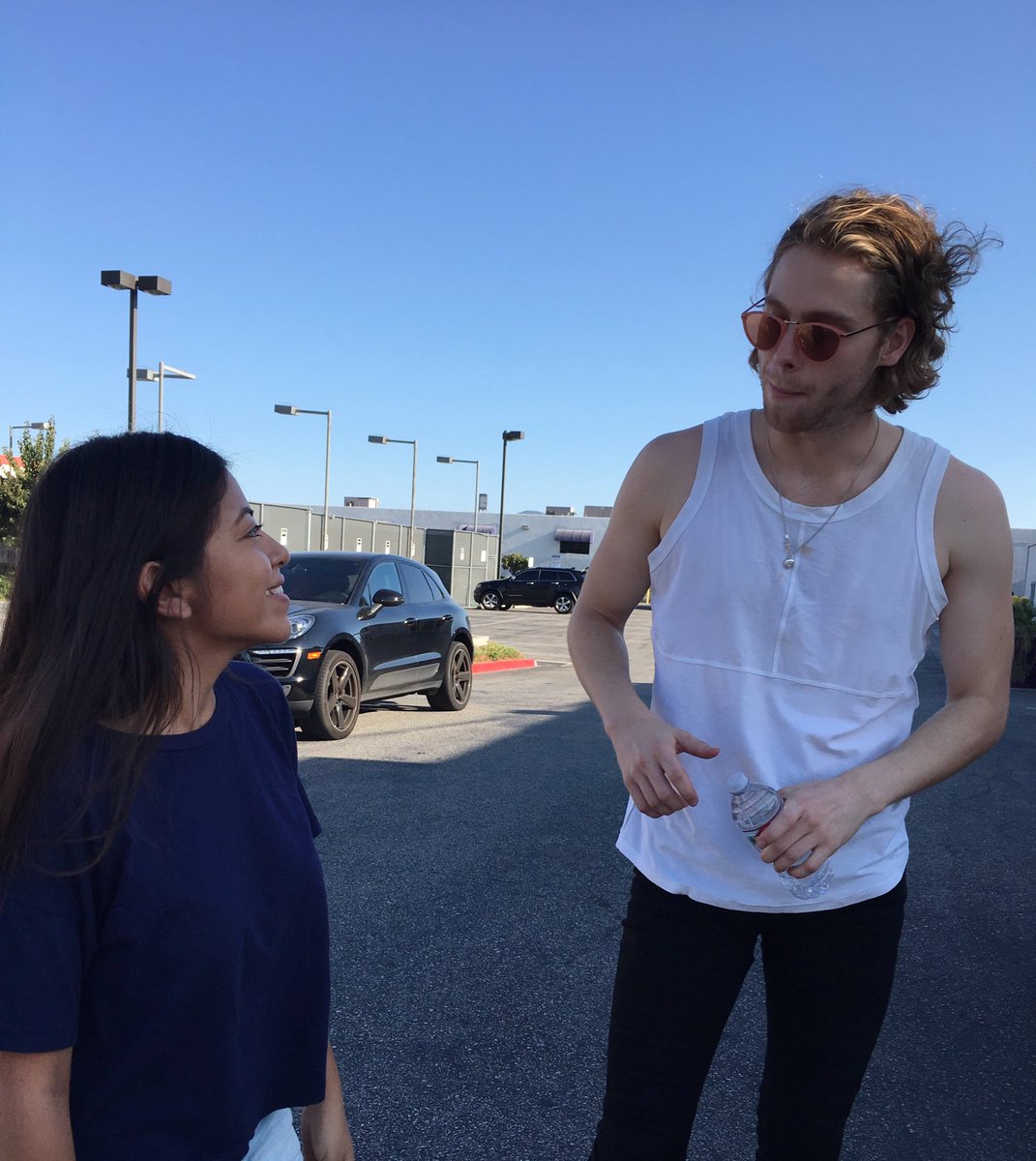 bestofmukepl's tweet photo. luke w białym  wygląda cudownie https://t.co/RiiAp5GrgF