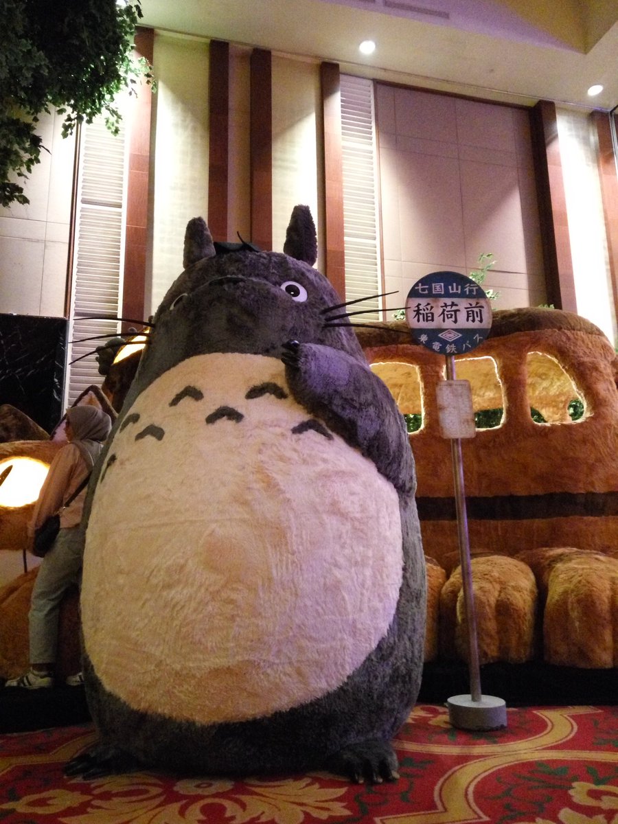 networkmagzindo's tweet photo. Totoro di Pameran Studio Ghibli 10-17 Agst 2017 #GhibliExhibitionJKT #StudioGhibli https://t.co/IHw7ZvVLLQ
