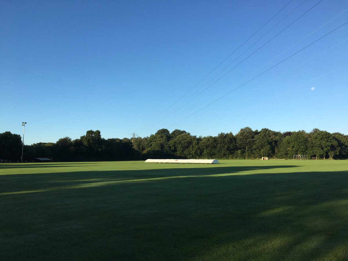 binkybunny7's tweet photo. Beautiful morning compared to yesterday's wet & miserable start #Bannerbrook #MasseyFergusonCricketClub #positivestarttotheday โ๏ธ๐ณ๐ https://t.co/zmfMWdGC3I