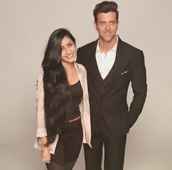 HrfcKolkata's tweet photo. @iHrithik with Dhanashree verma on the sets of #RMDBoards shoot. 
#ThrowbackThursday #Bollywood https://t.co/uG5z7HRMcS