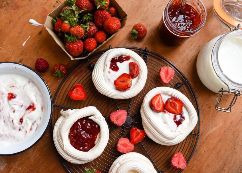 patisseriemp's tweet photo. Strawberry, Balsamic &amp; Black Pepper Jam Pavlovas are on the blog using @welovebaking jam sugar. #Letsgetjamming https://t.co/oELmuZ3uoQ https://t.co/2QvXAx4d6F