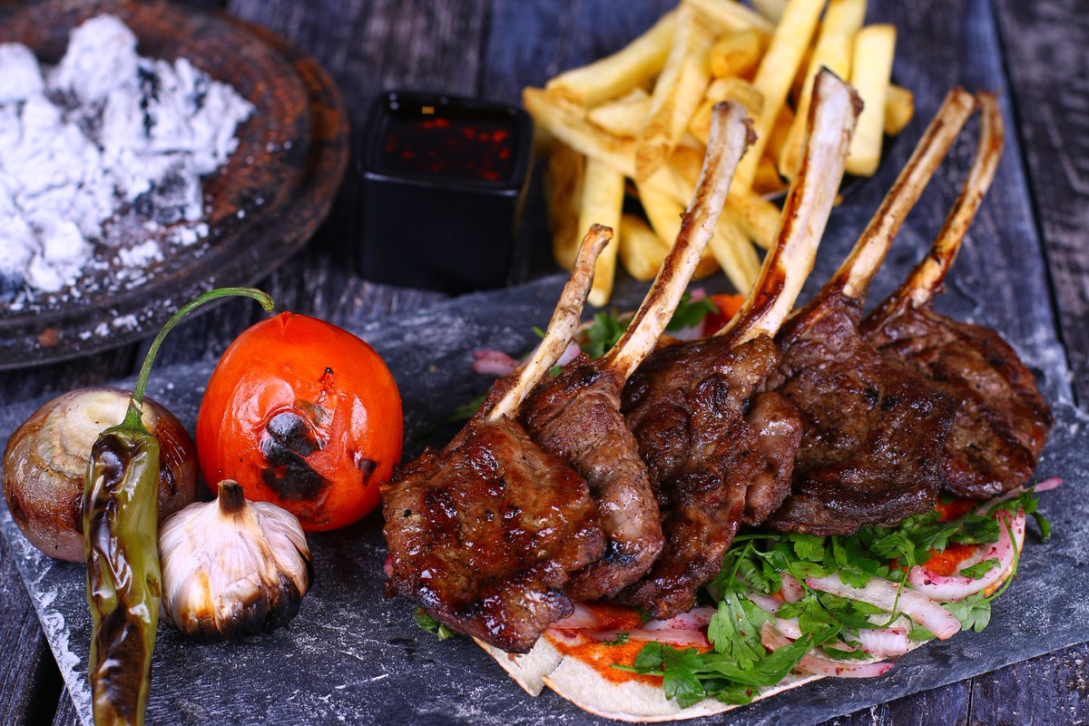 cafeblancdubai's tweet photo. Lunch get together today?
Try our tender lamb cutlets cooked to perfection👌
#cafeblanc #lebanesefood #grilled #foodie #riyash https://t.co/szNl7fEeVu