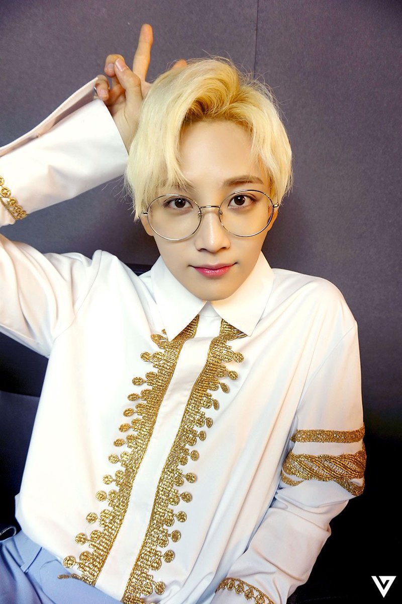 pledish_17's tweet photo. 2017 SEVENTEEN 1ST WORLD TOUR 'DIAMOND EDGE' VCR, JEONGHAN https://t.co/n7fjMCUM1M