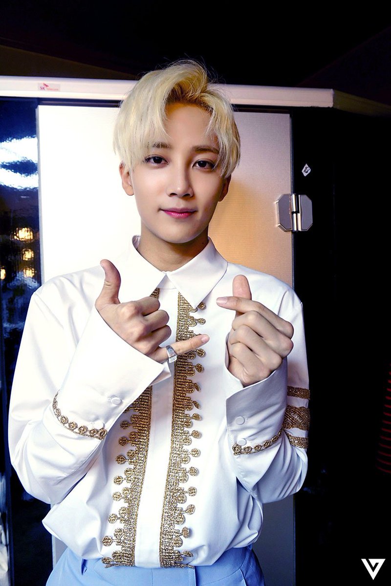 pledish_17's tweet photo. 2017 SEVENTEEN 1ST WORLD TOUR 'DIAMOND EDGE' VCR, JEONGHAN https://t.co/n7fjMCUM1M