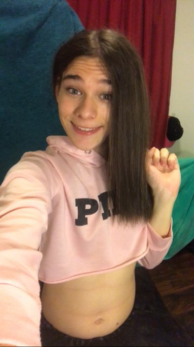 Help Jessy get NAKED now > https://t.co/kHIp80sLGy  …  @PromoteRetweets  @CamPromoXXX @LewdPromoter 