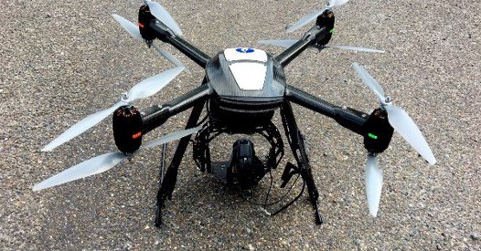 CrisiscenterBE's tweet photo. #Drones en grote evenementen: wat zijn de regels? Nieuwe ministeriële omzendbrief @JanJambon https://t.co/7K59vpDS3Y https://t.co/6k7JhPLguW