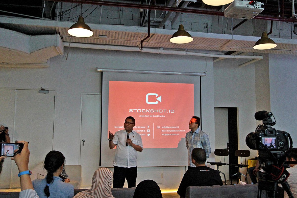 ThamrinNine's tweet photo. Launching stockshot.ID  @lets.gowork Chubb Square #ThamrinNine Level 9..dihadiri Menkominfo Bpk Rudiantara &amp; Kepala Bekraf Bpk Triawan Munaf https://t.co/RPZE2p2giv