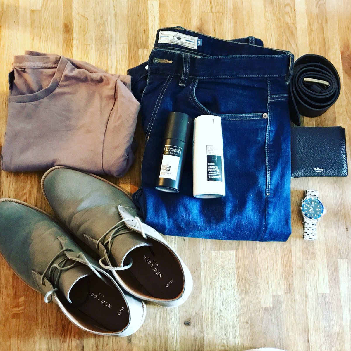 Ready for the day, got all my essentials ready plus got the new signature range from lynx keeping me fresh..
#lynx #findyourmagic #gotitfree