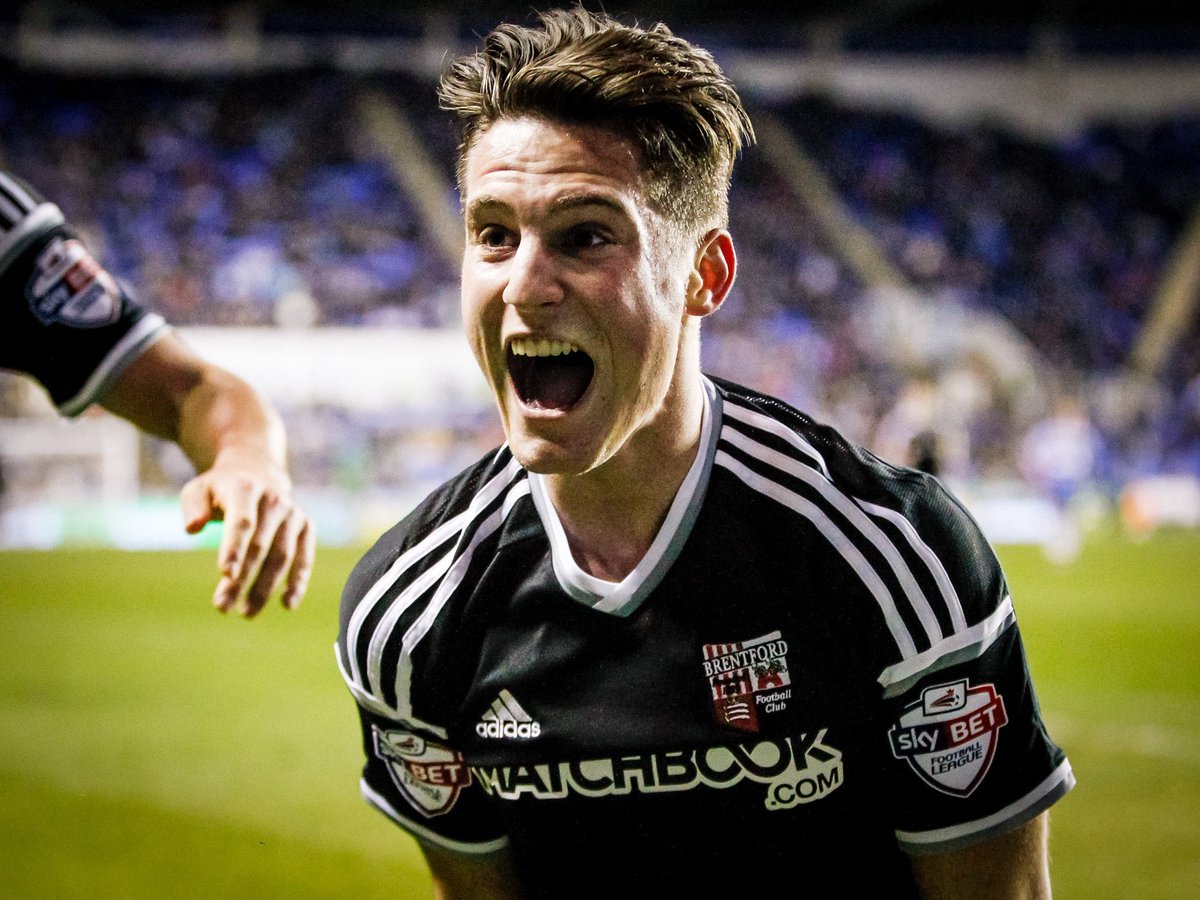 AMLEWIS_creates's tweet photo. For anyone considering leaving #BrentfordFC, look at these pictures of the wonderful @sergicanos celebrating 3 goals. #SpotTheDifference 🐝 https://t.co/qHNsEestYJ