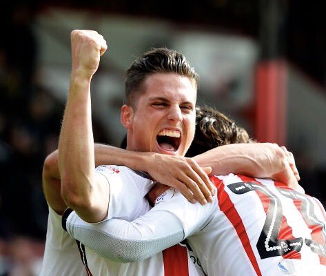 AMLEWIS_creates's tweet photo. For anyone considering leaving #BrentfordFC, look at these pictures of the wonderful @sergicanos celebrating 3 goals. #SpotTheDifference 🐝 https://t.co/qHNsEestYJ