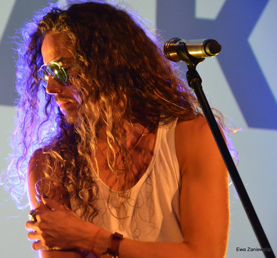 mszpakfanclub's tweet photo. “Color of Your Life 2017” Summer tour 🌞🎤🌟https://t.co/o43BGHFt98 …
#michalszpak #rockstar #eurovision #colorofyourlife https://t.co/PcLvVu4Ip6