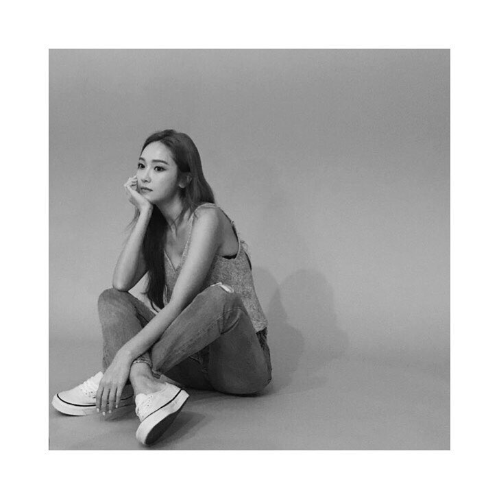 jessica.syj: Hello Thursday 🖤