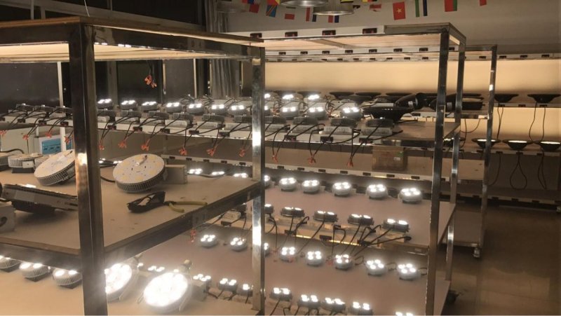 bbier_ellen's tweet photo. Aging testing of 60w led retrofit kits , 100w led retrofit kits , 150w led retrofit kits . These are led replacement bulbs for MH HPS HID LP https://t.co/9gp9c8wdoG