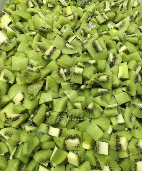 Frutifresh_ofi's tweet photo. #FelizJueves Pelamos, lavamos y troceamos toda la fruta fresca para ti 🥝. Toda todita toda 🍍. Tú sólo disfruta 😋
https://t.co/qQXZgRK5lO https://t.co/WGnTPCcnT7