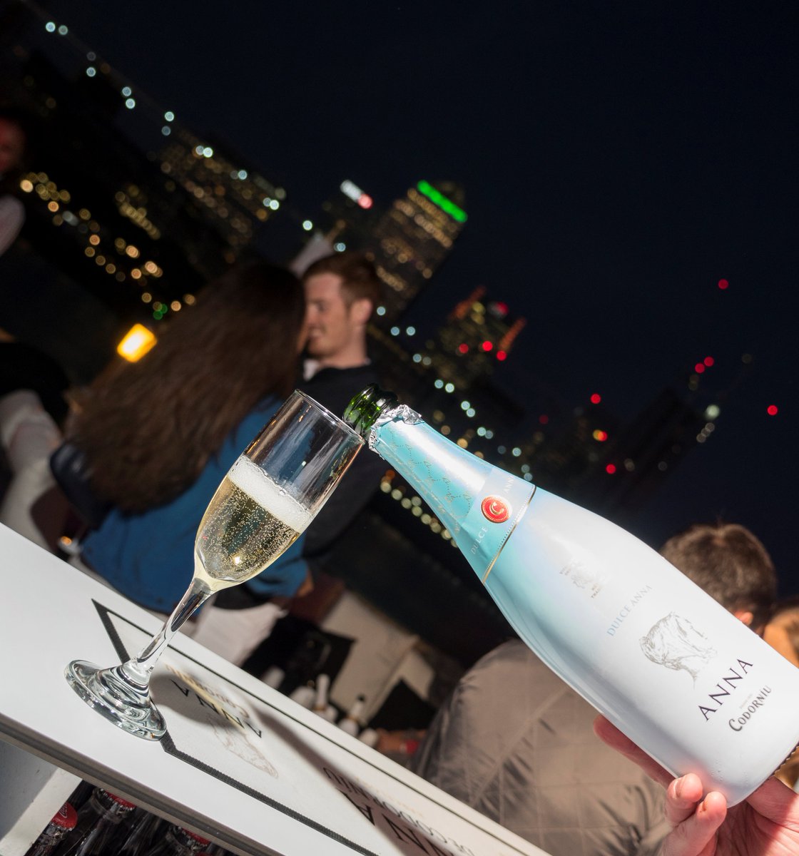DoubleTreeDock's tweet photo. #ThrowbackThursday to our #AnnaTerrace launch party. Where has this Summer gone? We're still taking bookings for Aug/Sept #LondonIsOpen #RT https://t.co/oCxrQ9HE6z