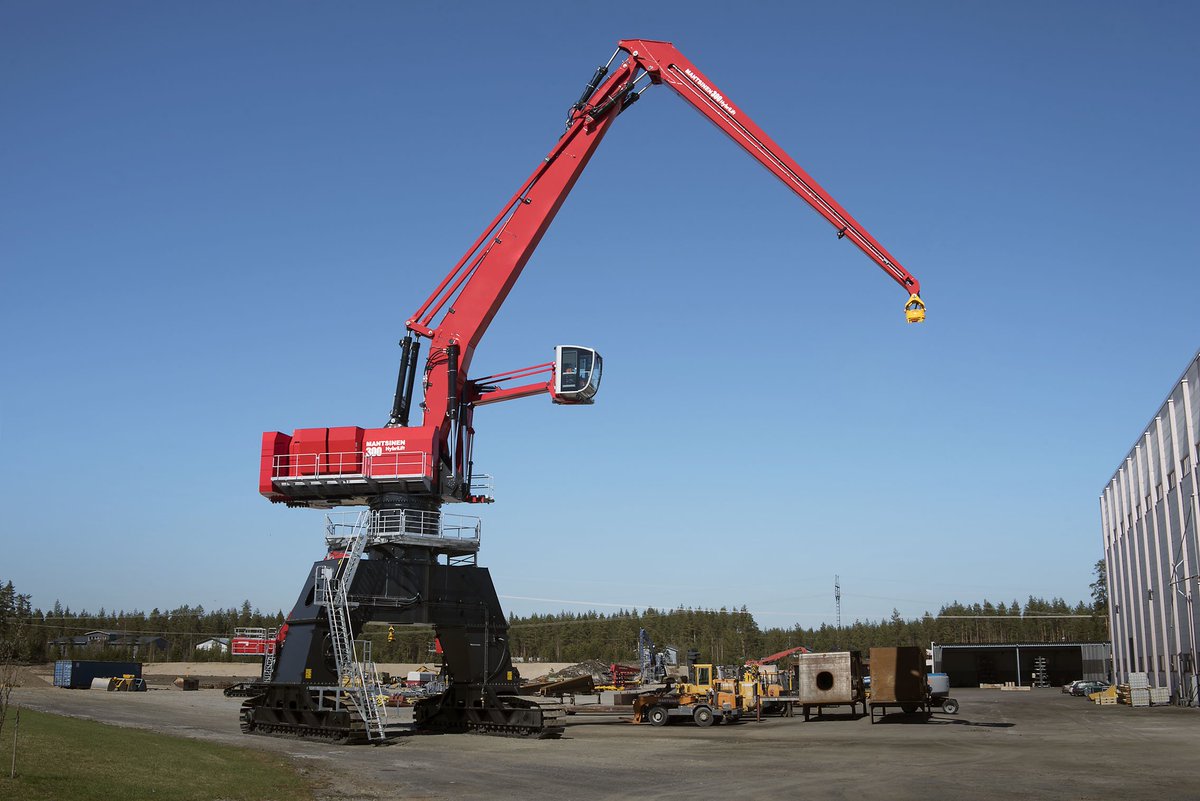 At the of 2017, Port of Vuosaari in Helsinki will be one of global forerunners as it introduces Mantsinen 300: mantsinen.com/en/products/re…