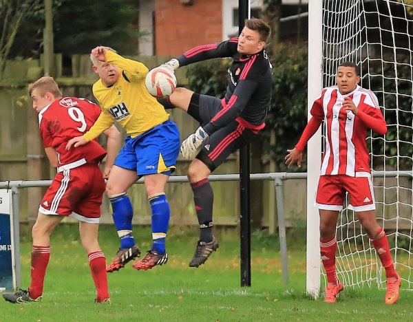 WANTED 
We are looking for a Goalkeeper for our current reserve team squad and deputy to the first team 'keeper - felixstowefootball.co.uk/12-donec/8-art…