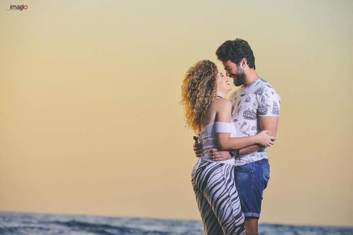 كيف أُخبرك بطريقة أكثر عمقاً بأنني أحببتك كشيئا لا يتبدل ولا يزول ؟
#صباحي أنت﴿🐼🎈⇣