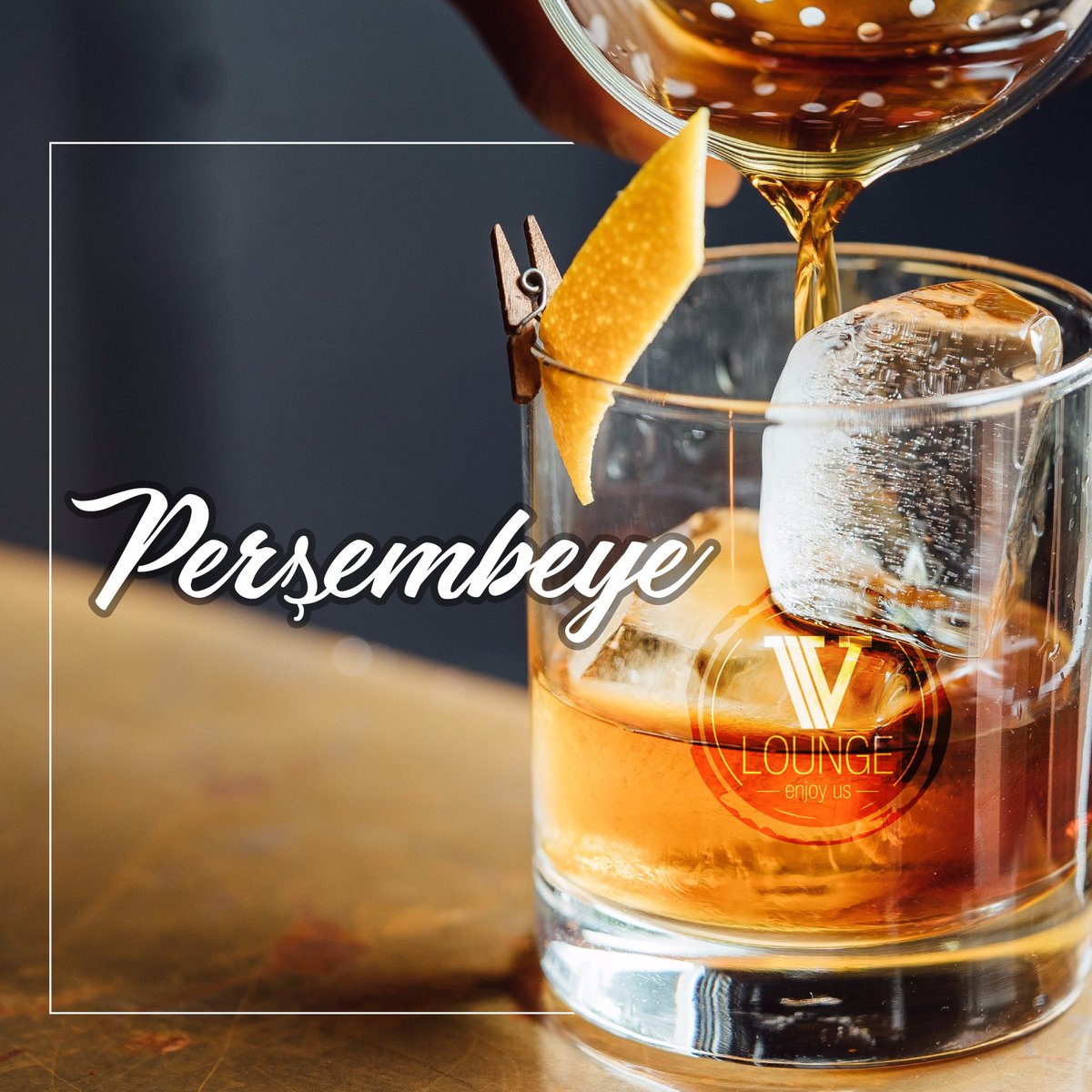 Perşembeye #persembe #vloungeizmir #vloungealacati #izmir #çeşme #alaçatı #kordon #goodtime #goodfood #goodmusic #eglence #summer #dance