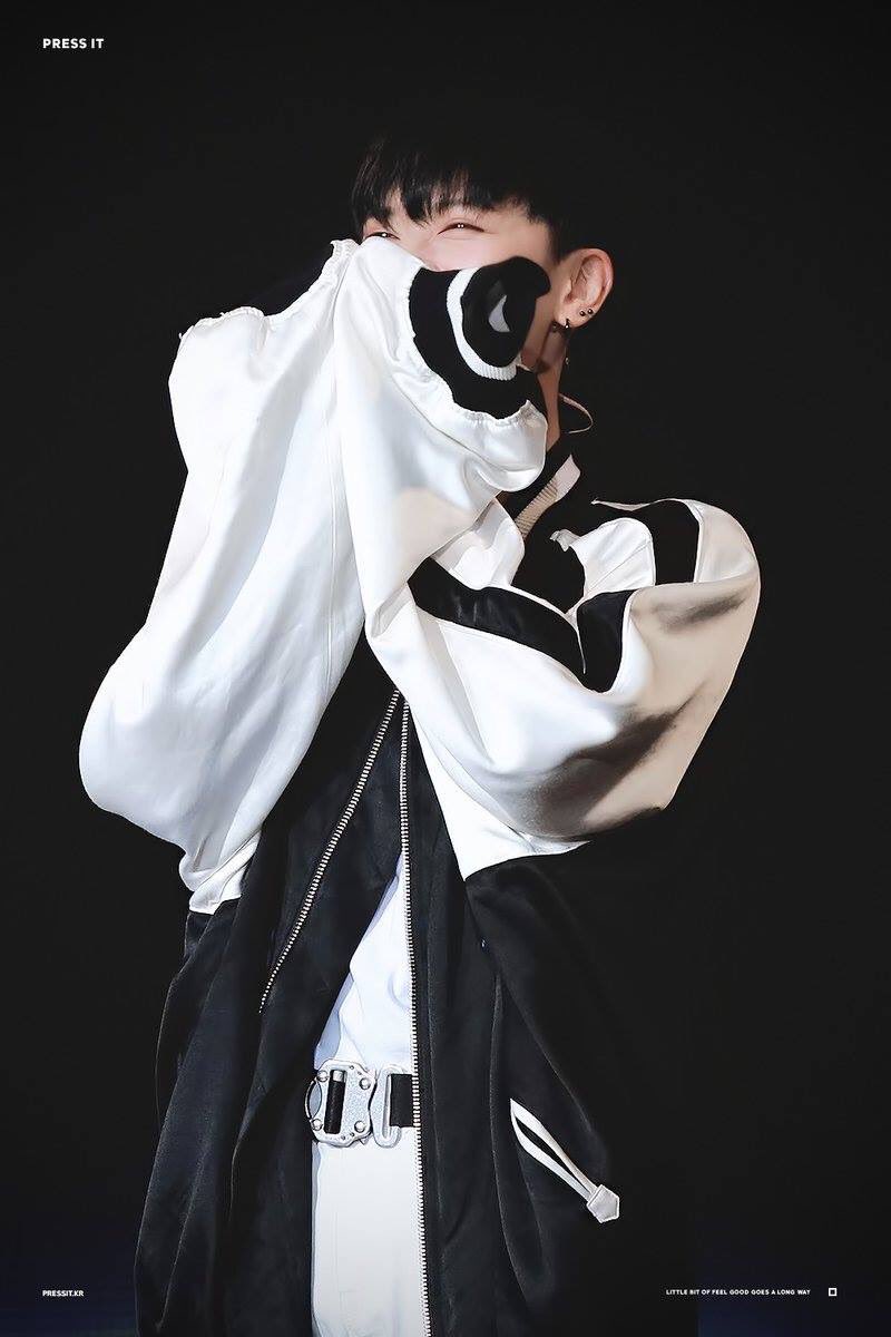 ncttenlee's tweet photo. #SMTOWNLiveWorldTour 🙊🙊 https://t.co/t8xCTZnkMQ