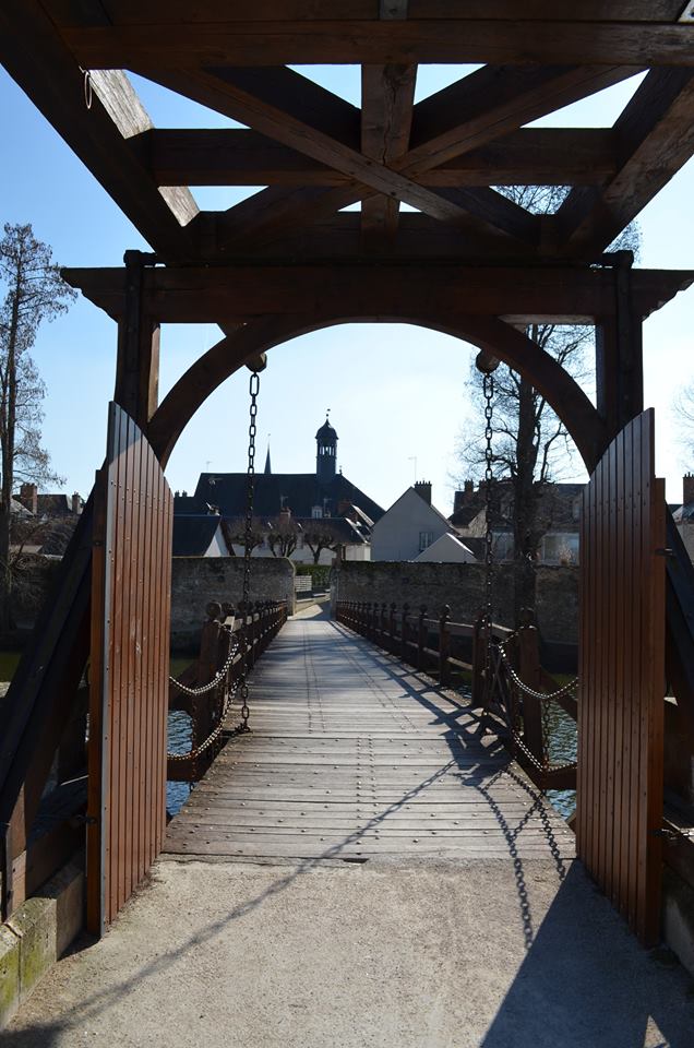 OtSully's tweet photo. Envie de dénicher les pépites Sullyloises ?cheminade samedi 12 août à 16h, vous saurez tout sur le patrimoine de la ville!Rens02 38 36 23 70 https://t.co/2aOMD084jP