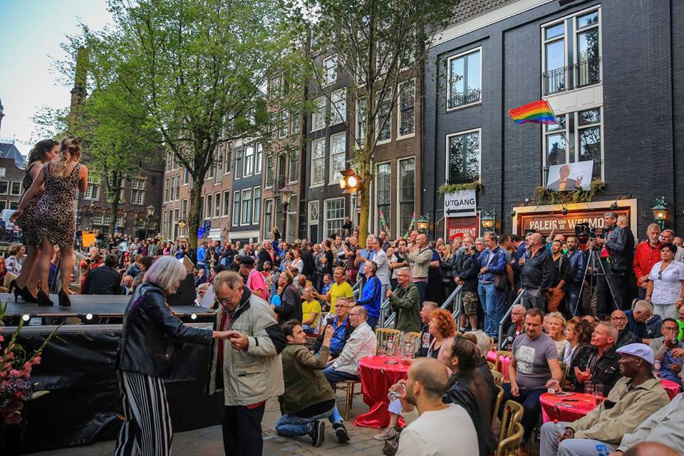 BBBootleg's tweet image. Pictures of the Senior Pride by Jeroen Ploeger! 
#bbbootleg #girls #vintage 
#music #act #performance #pinup #amsterdampride