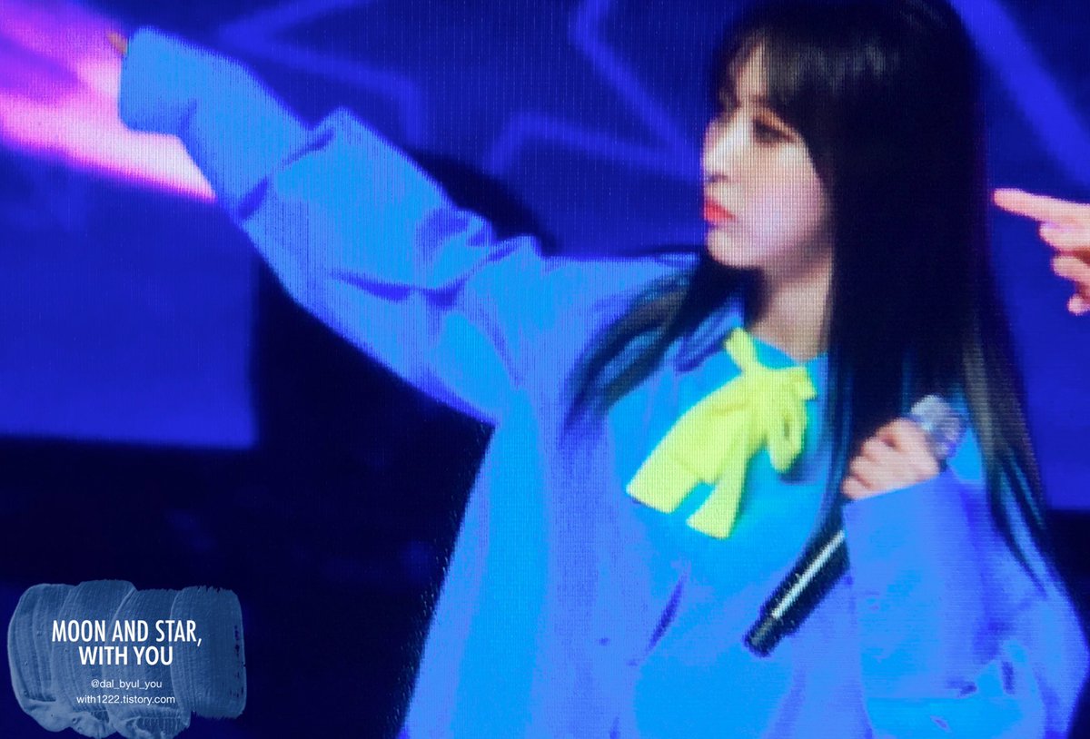 dal_byul_you's tweet photo. 170810 금융드림콘서트 프리뷰

더운데 고생 많았어요💘💙💛💘

#마마무 #문별
#mamamoo #moonbyul https://t.co/soUMxl0z8J