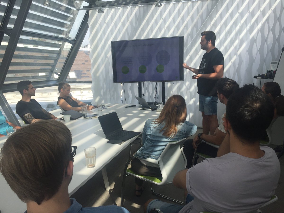 iProspectAT's tweet photo. Heute gabs fĂŒr unsere Kollegen aus dem #dentsuaegisnetwork einen "Social in a nutshell" Workshop #sharingiscaring #insideiProspect https://t.co/SFLmkGSa1I