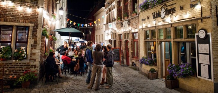 visitflandersfr's tweet photo. #Patershol, le quartier le plus ancien de @visitgent sera en fΓͺte ce week-end ! https://t.co/ieFbwl3VyM https://t.co/1uY0gjtXYP