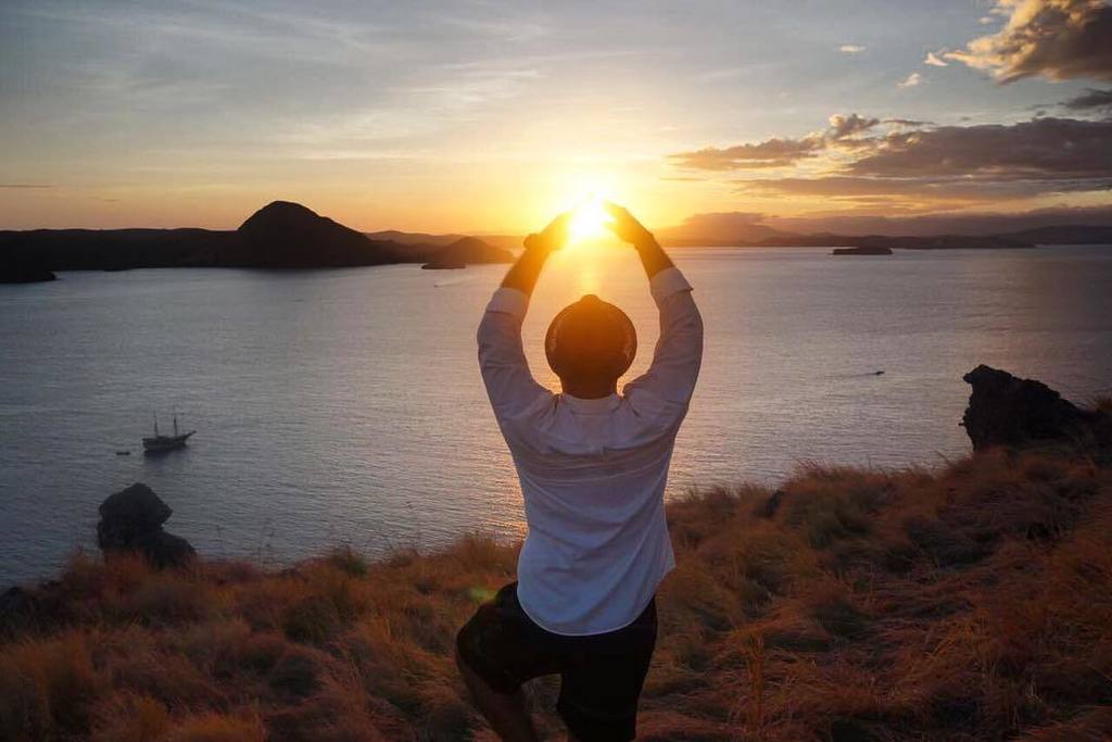 danielmarpaungg's tweet photo. Dengan kekuatan bulan akan menghukum mu. Kamehameha!!! #indonesia
#exploreindonesia
#jaditerus
#awasnyaman https://t.co/j9MNVTZtnw https://t.co/owWTpo8dsk