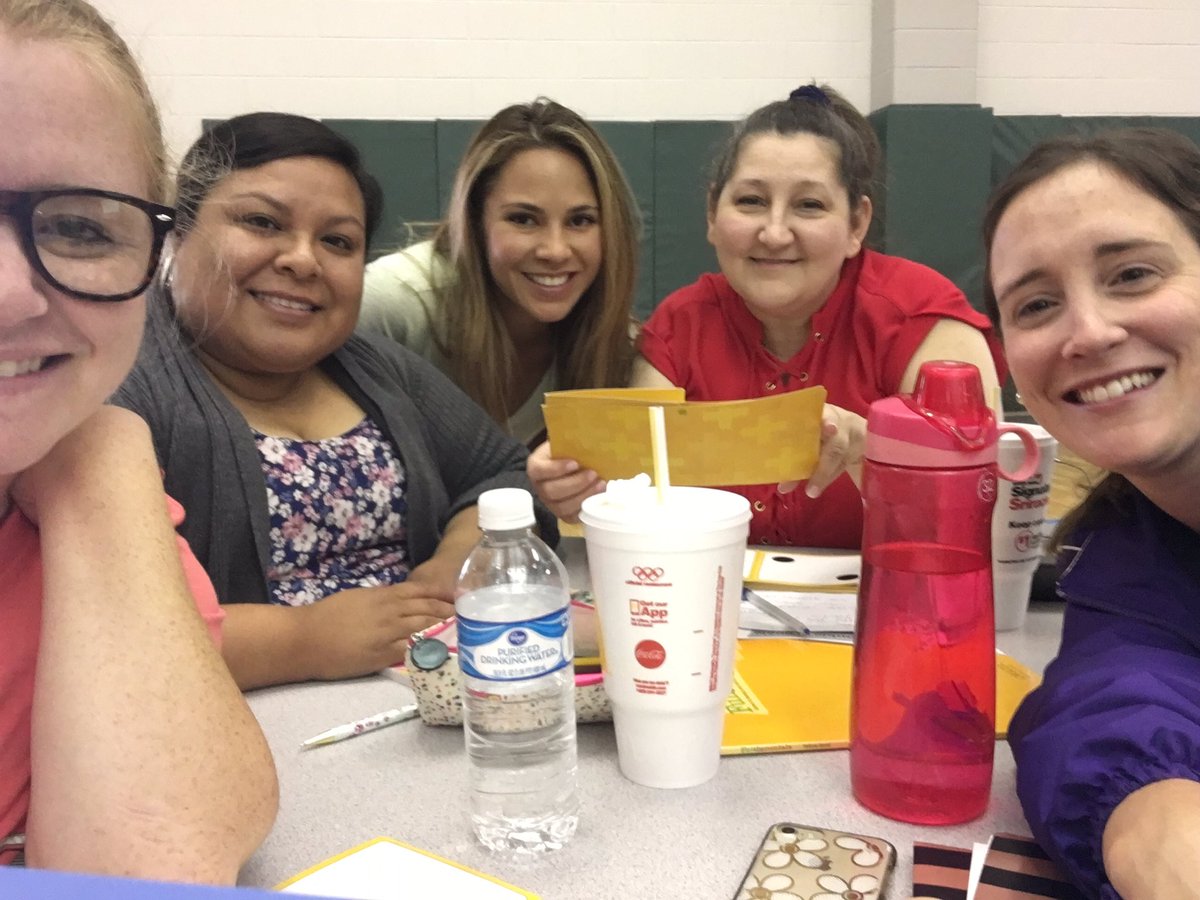 mrsLgonz's tweet photo. Origo training with the BEST first grade team🙌🏻👩🏼‍🏫🍎 #boxoffacts #origo #WWofMRE https://t.co/PGqLRMg67c