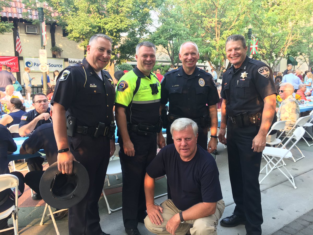 unitedwaytv's tweet photo. Come on down to the Flapjack Feed and meet some of Boise's heroes #UWTV #Flapjackfeed https://t.co/MGK6ZlV21D