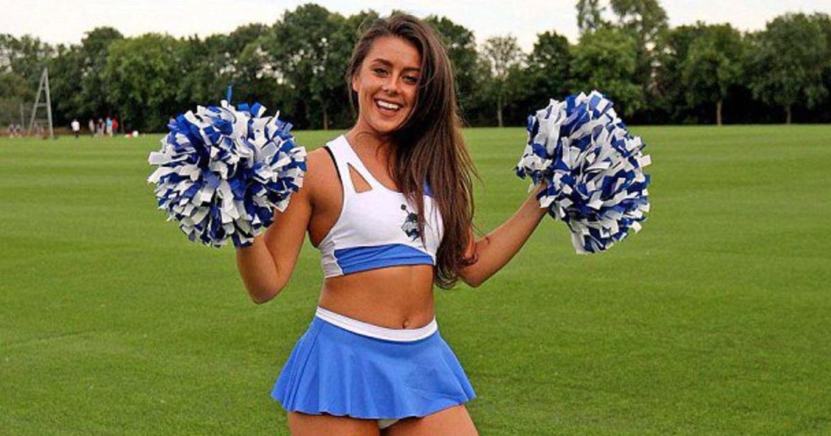 Cheerleaders curvy shorts makeout