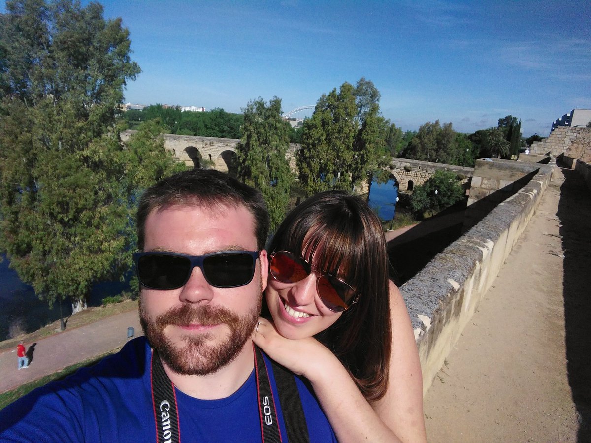 Nacho_Glez90's tweet photo. De viaje de novios después de 4 años!! #Zapeando932 https://t.co/Zw5m5cPKtr