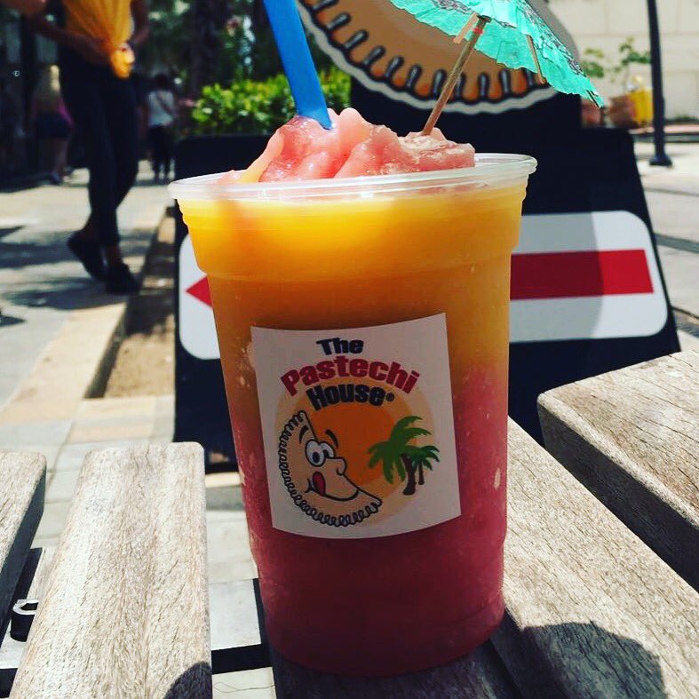 Mix it up with your favorite flavor! 
#thepastechihouse #tph #smoothie #aruba #discoveraruba