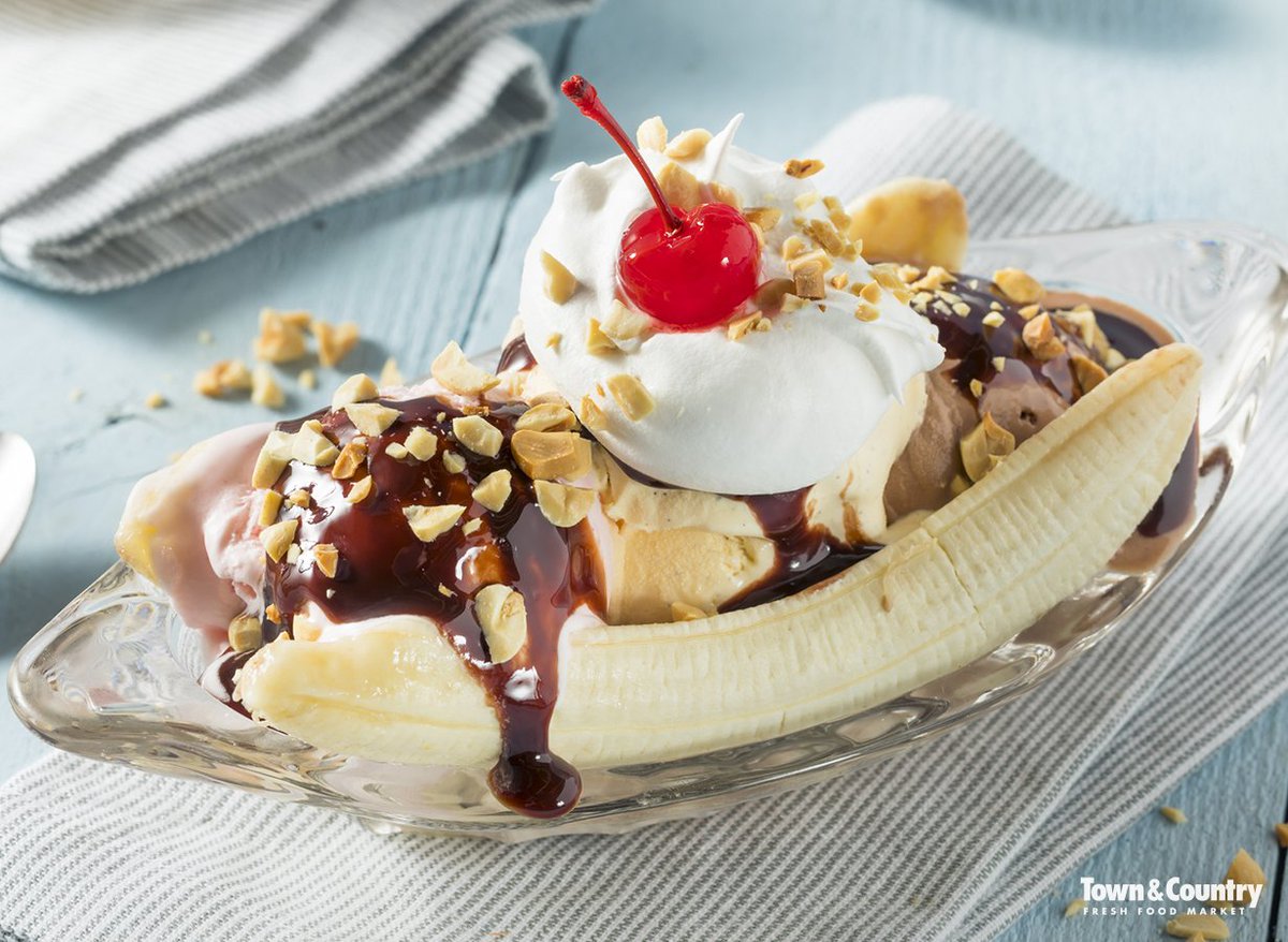 TCFoodMarket's tweet photo. We love this classic sundae a bunch! Check out our weekly ad for all you need to make it: https://t.co/F3fXxi1hfg #BananaSplitDay 🍌 https://t.co/qskesYRGZt