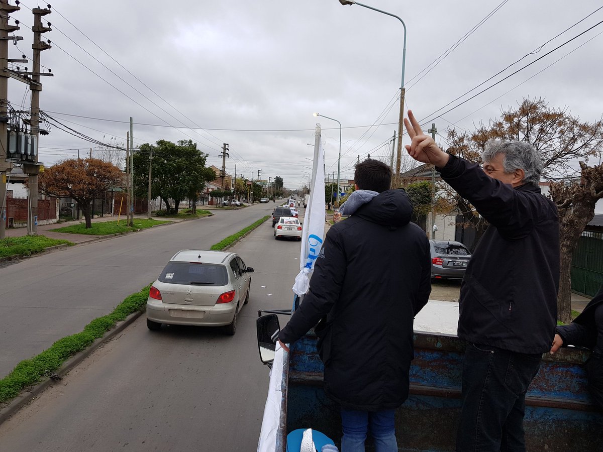 UCQuilmesOK's tweet photo. #Ahora #CaravanaCiudadana #QuilmesCortaPorLozano #Lista31 https://t.co/9SLtpZ37Ol