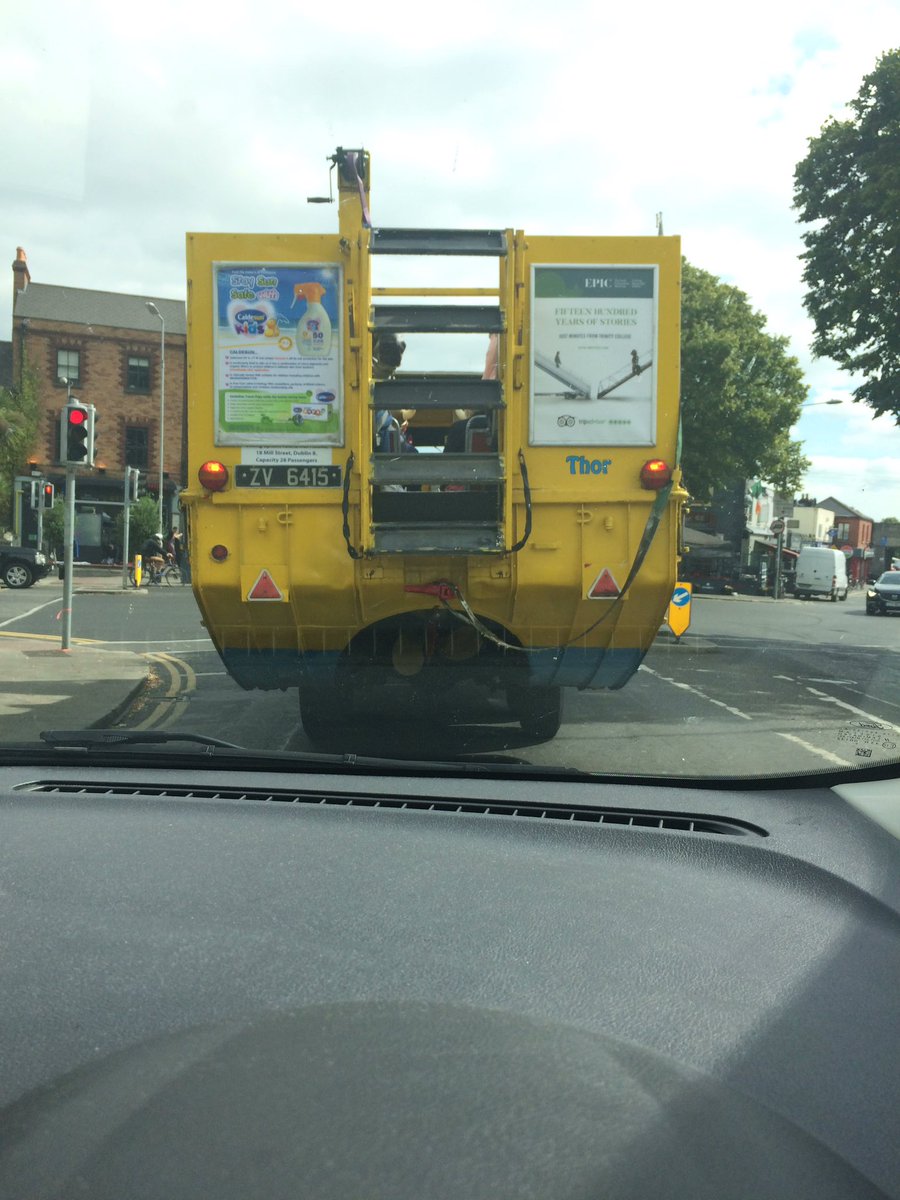 sinead_gorman_2's tweet photo. @djjennygreene there's propellers on this yoke! #vikingsplashtour https://t.co/jzrtvrvnWt