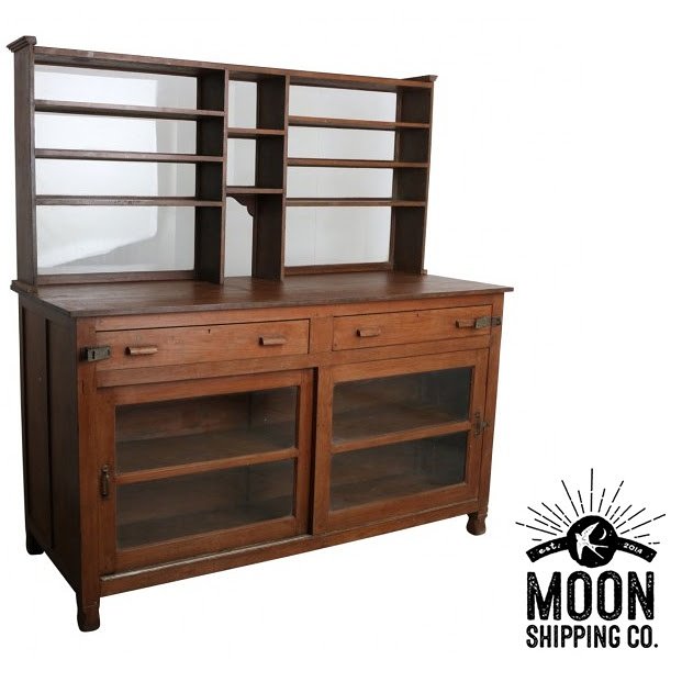 moonshippingco's tweet photo. Unique vintage Indian teak and glass shop counter booth now in stock. Get in touch for details. #shopcounter #vintagetickets #ticketbooth https://t.co/hj4zXPKfcK