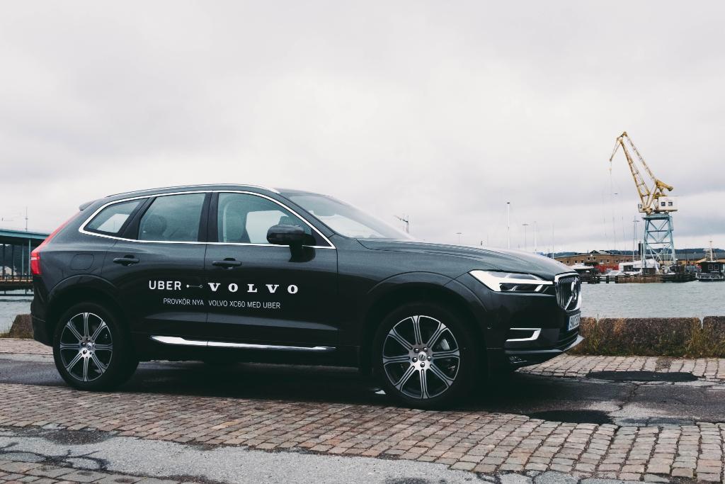 Göteborg! 🎉 Vi är stolta att i samarbete med Volvo rulla ut nya XC60, appen, on-demand. Ratten är din! 😄 Läs mer → t.uber.com/volvoxuber