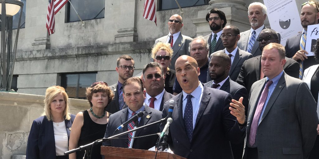 ThinkTankExile's tweet photo. Cory Booker Makes the Case for Legal Marijuana https://t.co/FvcvlHwHoA https://t.co/kzmx0swAZY