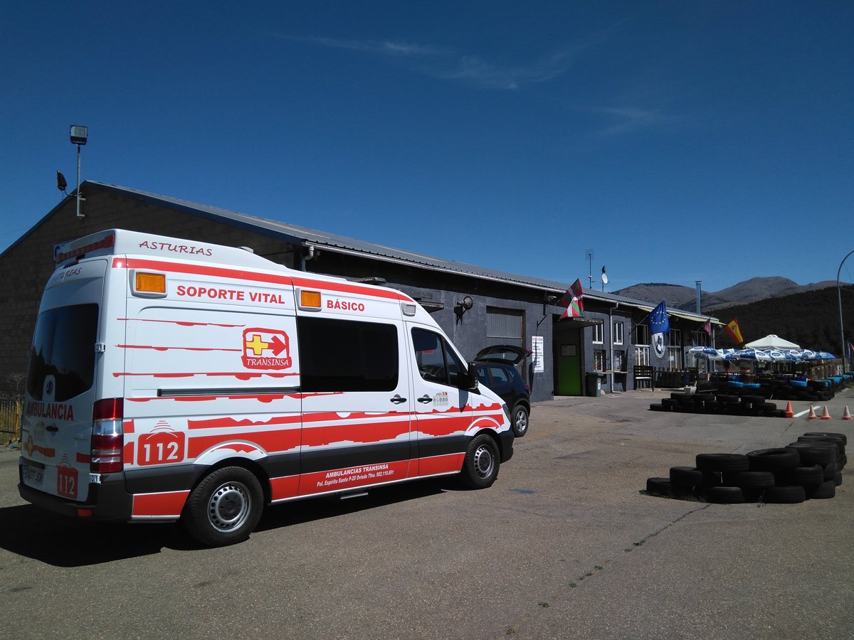 transinsa's tweet photo. El mundo del motor volvió al Circuito de Vidanes con la #CopaRodicar. Hasta León, fue parte de nuestro equipo de Transinsa, #DeporteSeguro https://t.co/AHxJd1lxpr