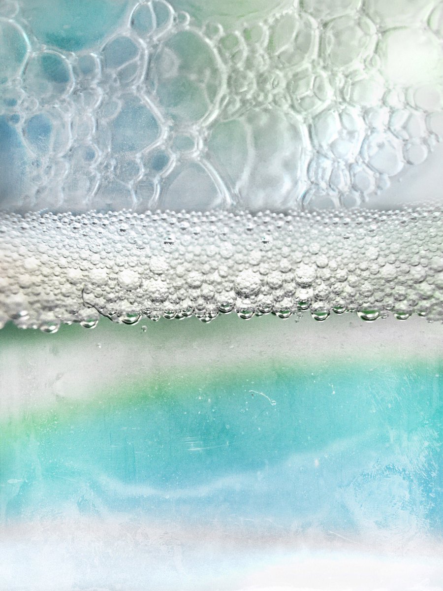 Karintaylor's tweet photo. Bubbles #bubbles #Olloclip #OLLOVID #macro #water #bubble #iphone #iphone6s #iphonephoto #iphonephotography #iphonephotographer https://t.co/BKs3LETSi4