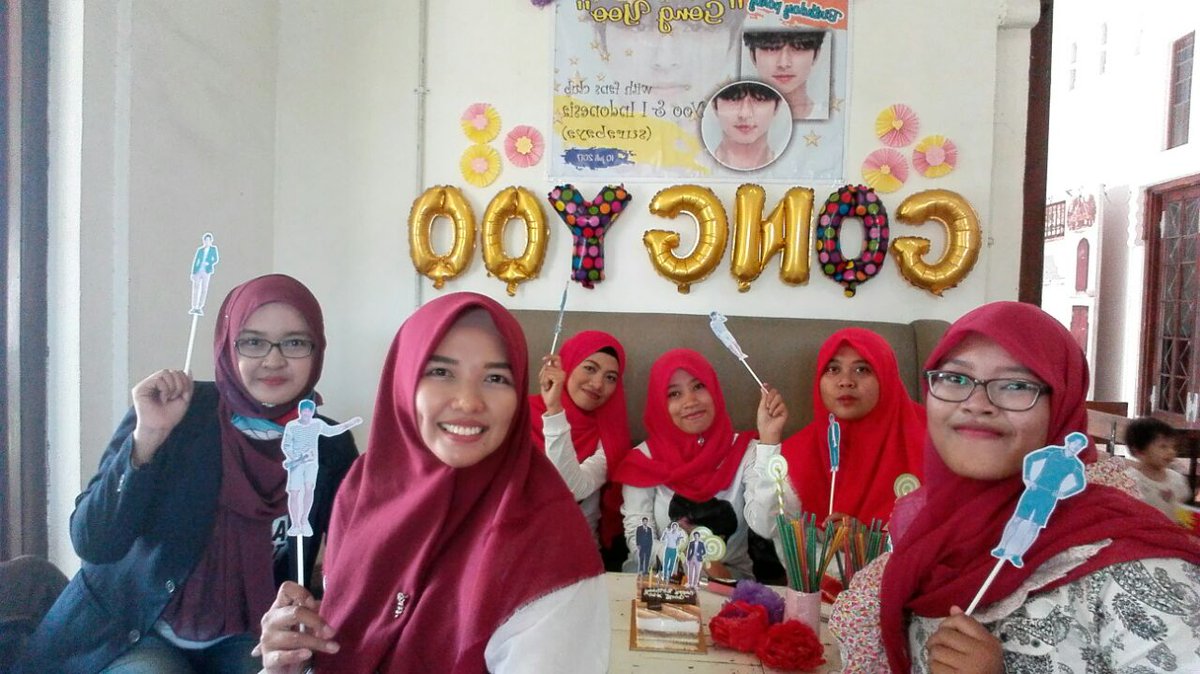 yooniindonesia's tweet photo. Indonesia for Gong Yoo. Big love and support for Yoo. Gong Yoo's birthday event at Surabaya-Idn #GongYoo  #ForeverYoo #GongYooIndonesia https://t.co/pEeXtKSPdO