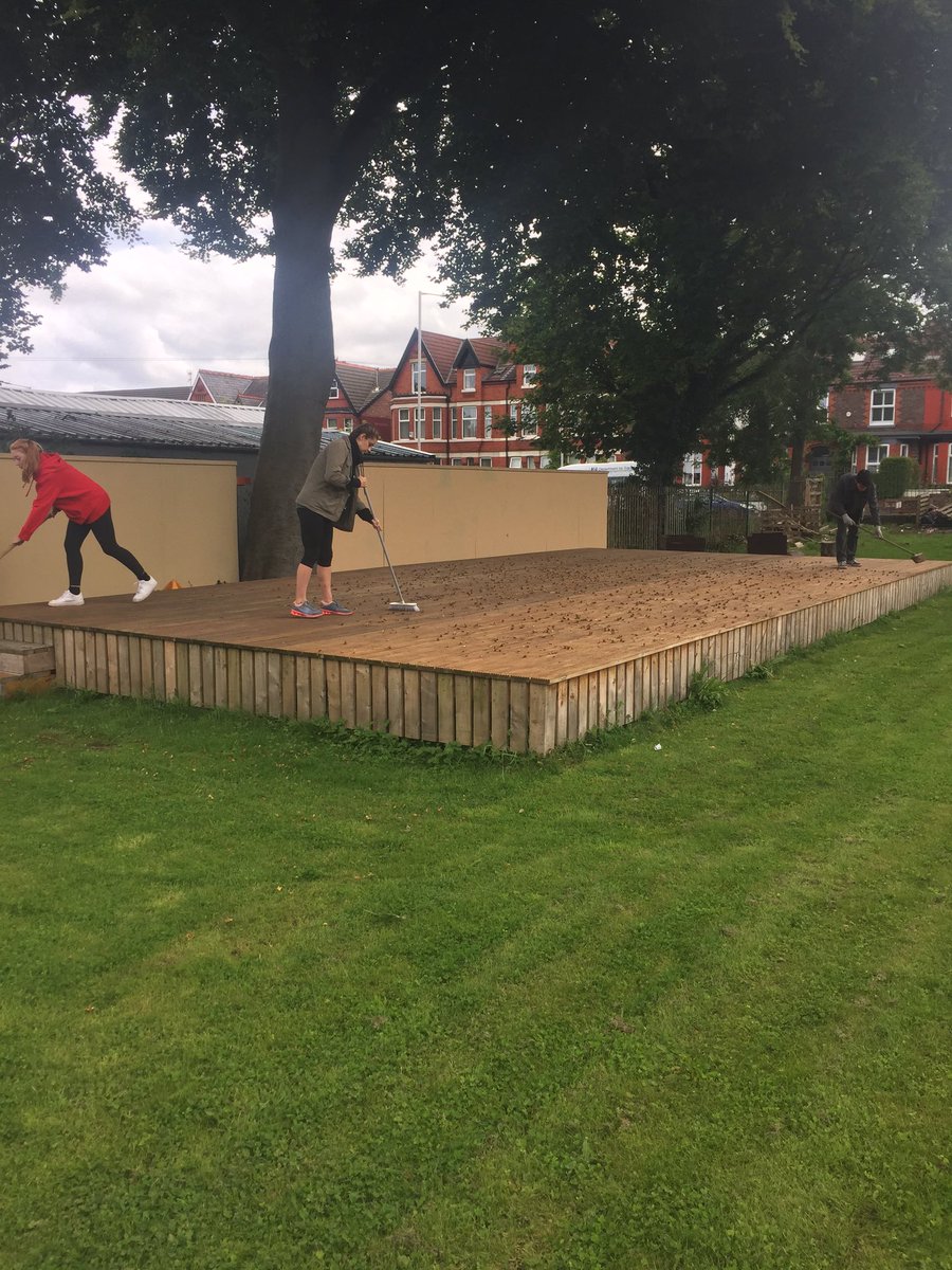 NCSWirralT17's tweet photo. Clearing the stage ready for our music event tomorrow! @YouthFedNCS @NCS #NCSWirral #NCS https://t.co/UbBUvIHxsA