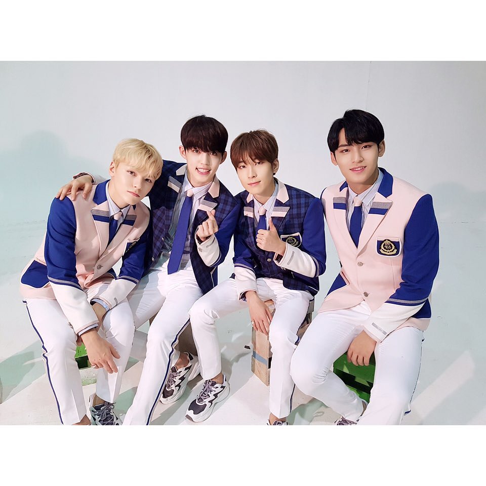 pledish_17's tweet photo. SEVENTEEN for Elite uniform♡ https://t.co/uWeIJyU98Y