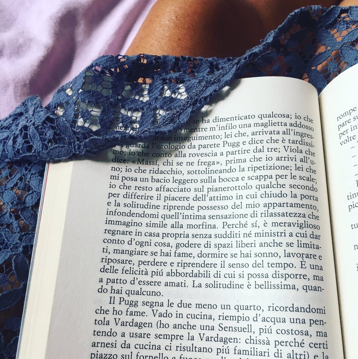 La solitudine è bellissima, quando hai qualcuno. 
<a href="/DiegoDeSilva3/">Diego De Silva</a> - Divorziare con stile, <a href="/Einaudieditore/">Einaudi editore</a>