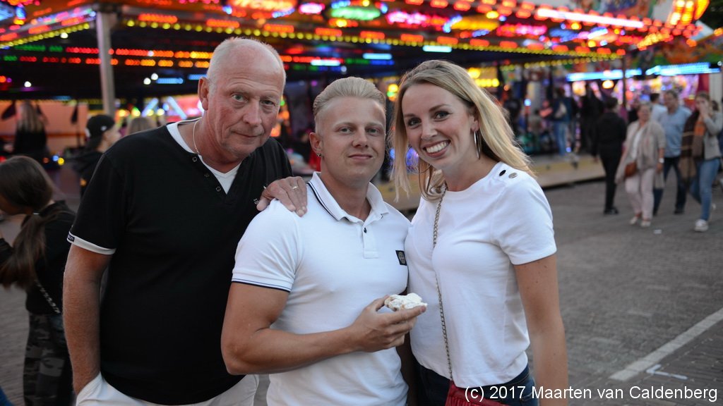 mrtsoft's tweet photo. Foto's #Kermis #Rosmalen 2017 woensdagavond - @kermisrosmalen #visitbrabant https://t.co/SNFiD1Jheg https://t.co/rQyCMKX9GP