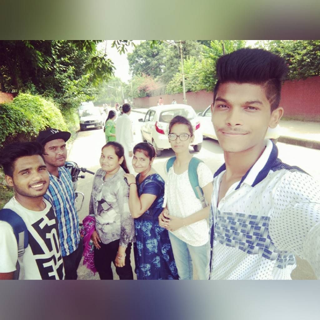 iam_msd_shubaji's tweet photo. 👉 There Is Nothing On This Earth More To Be Prized Than #TrueFrndship... Amazing Time Wid U Guys.m. Stay Blessed O… https://t.co/wvTDkqeo44 https://t.co/WLHXUyMp9O