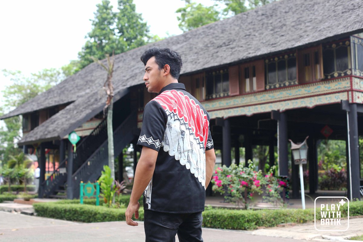 PlaywithbatikID's tweet photo. #BatikItuDitulis #BatikItuDicap #playwithbatik 👆 This collection only available at Sogo Plaza Senayan Level 3. 
Save Our Culture! https://t.co/W8lV6MlmwM